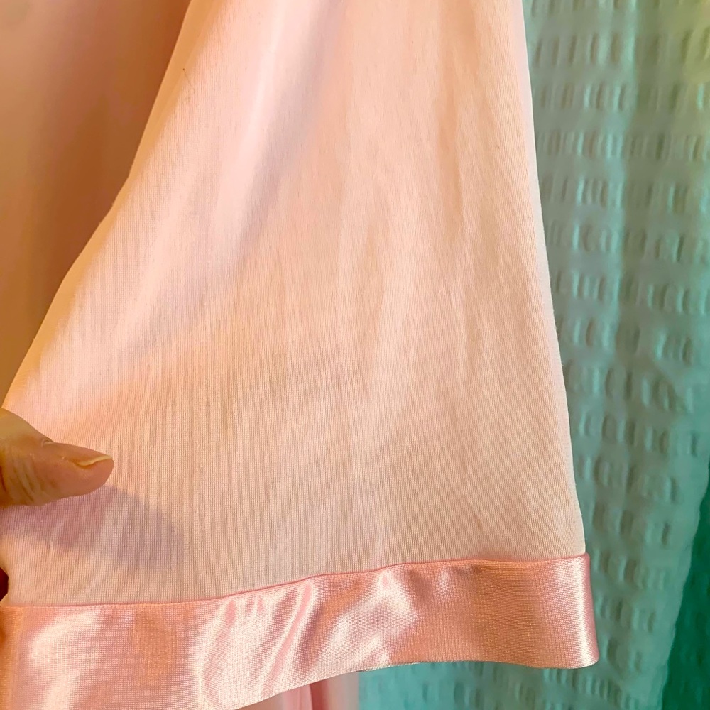 Vanity Fair Short Pink Robe - Picture 5 of 6